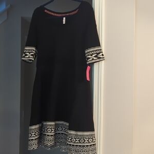 Xhilaration Black and White Midi Dress